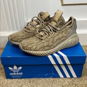 Adidas Tubular Doom Size 5 1/2 Boys